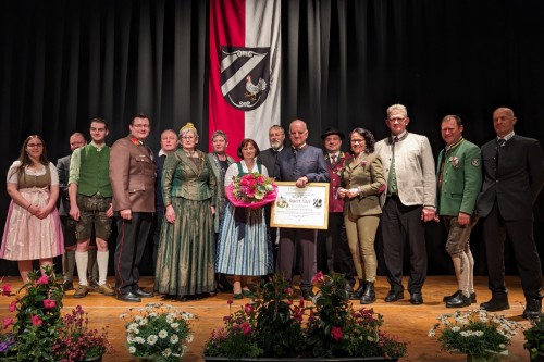 21. April 2024: Ehre, wem Ehre gebührt! Rupert Eder zum Henndorfer Ehrenbürger ernannt